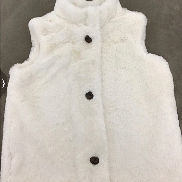 Hanna Andersson Faux Fur Vest and Tedbear Hat Bundle Size 5 K302 - Picture 2 of 12